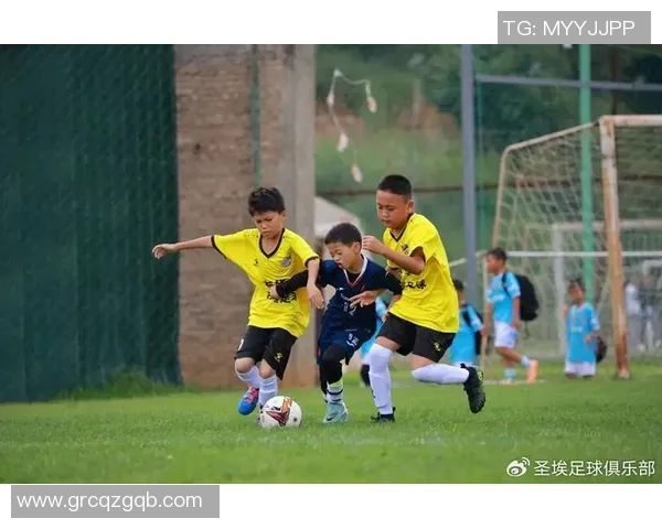 绿茵巨星齐聚同框闪耀见证球队荣耀时刻 绿茵巨星齐聚同框闪耀见证球队荣耀时刻